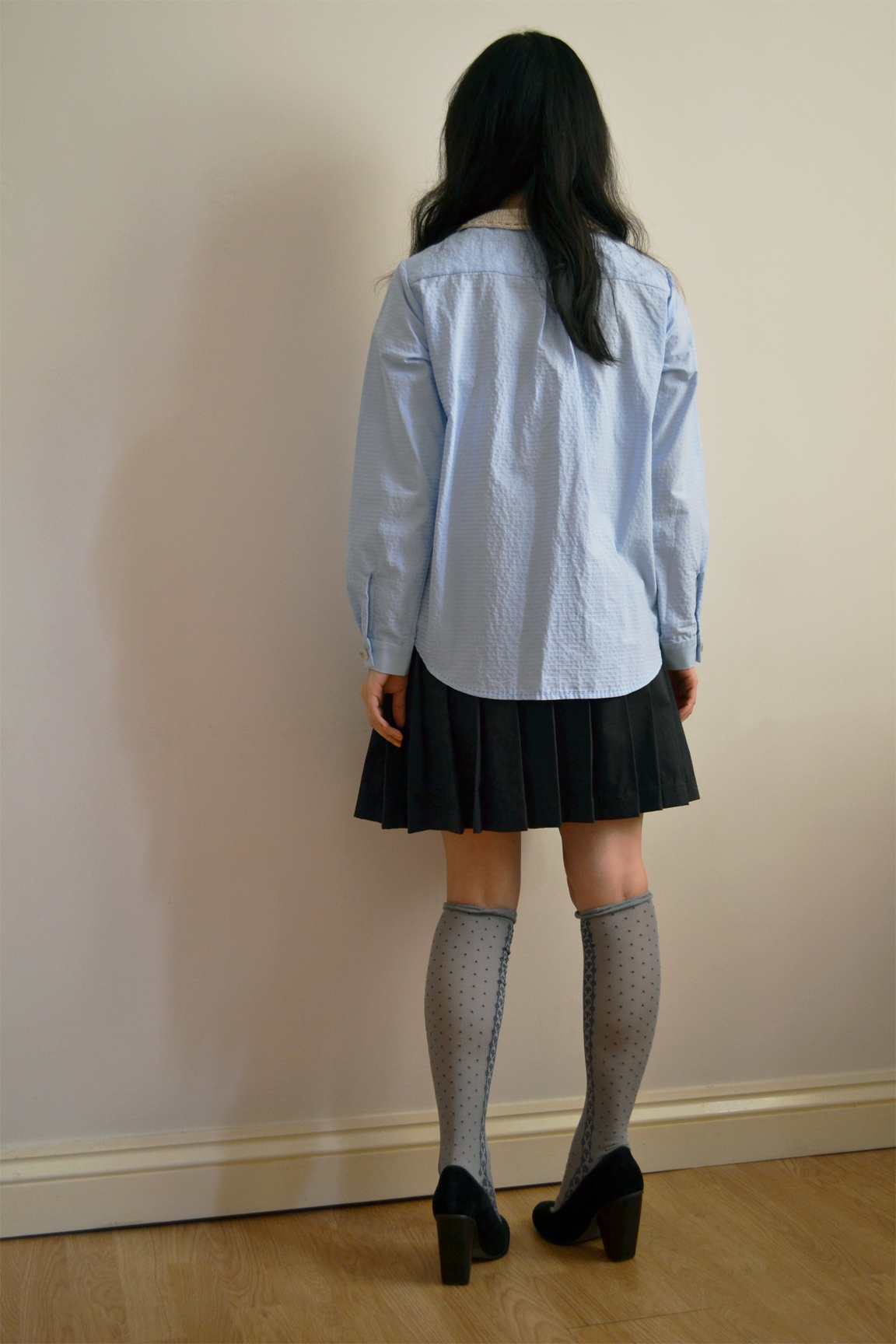 the Smart Girl's pleated skirt and full look - Minus Sun